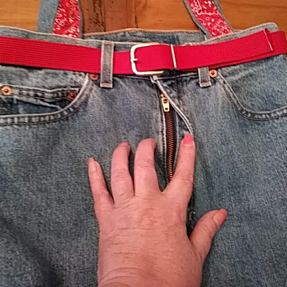 Jeans and red handkerchief purse - Picture 5 of 8